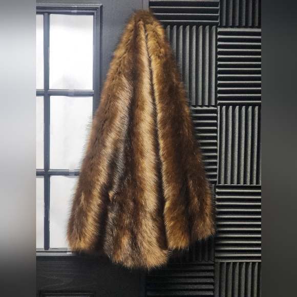 Foux Fur Shawl - Picture 3 of 7